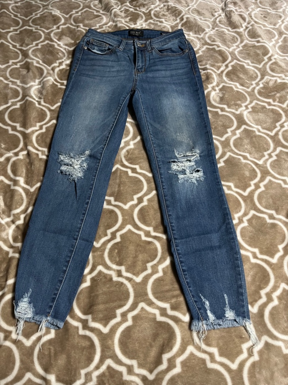 Judy Blue Medium Wash Distressed Ankle Skinny Jeans